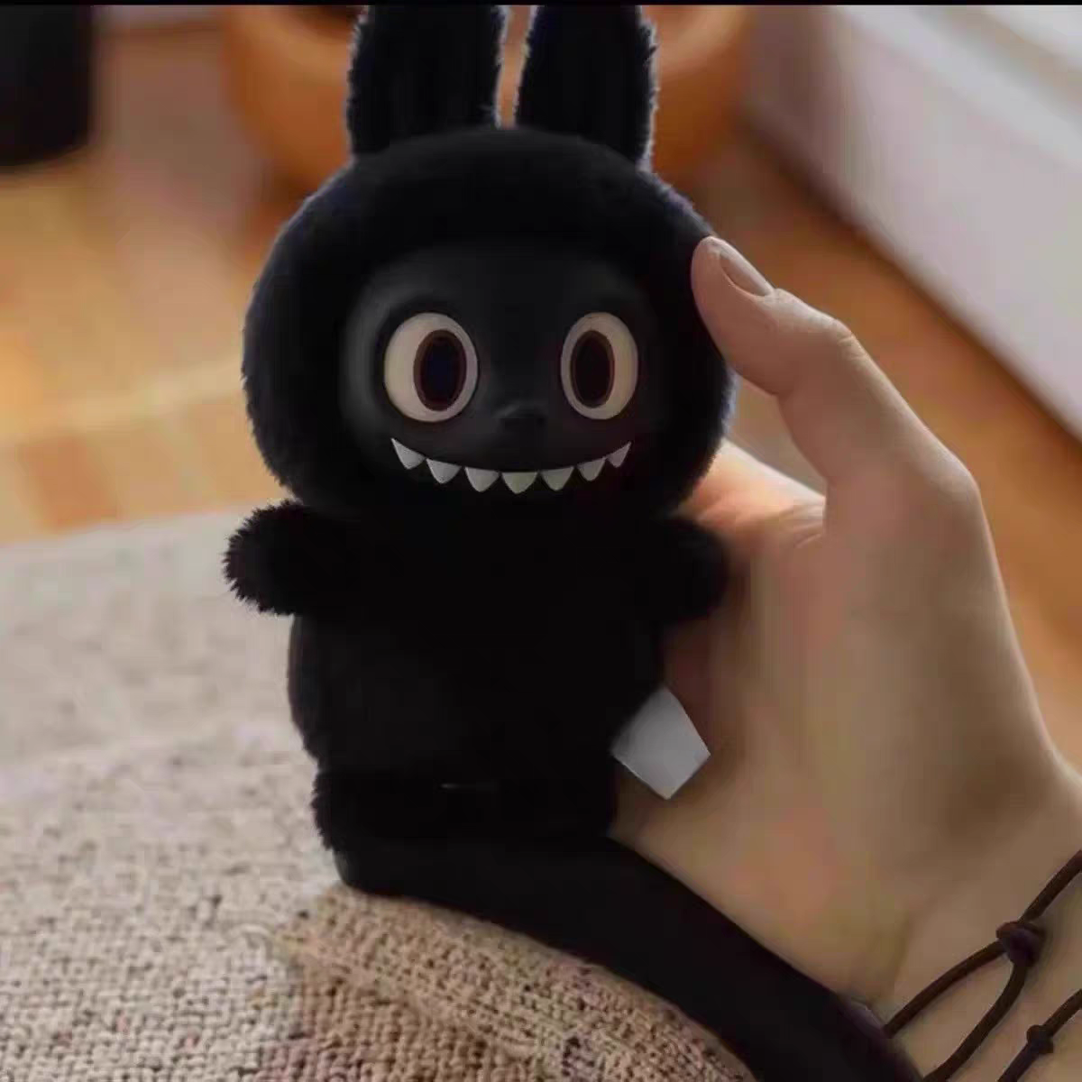THE MONSTERS ぬいぐるみ　ラブブ　ブラック 黒 レインボー 虹色 0*z様 THE MONSTERS ぬいぐるみ ラブブ ブラック 黒 レインボー